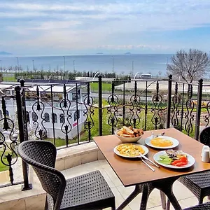 Saruhan 2*, Istanbul Turcia