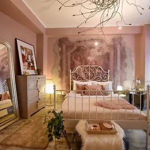 Purrfect & Dreamy - The Special Studio , Bucureşti România